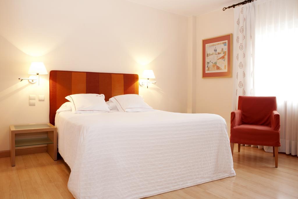 Apartamentos Sabinas Zaragoza Centro חדר תמונה